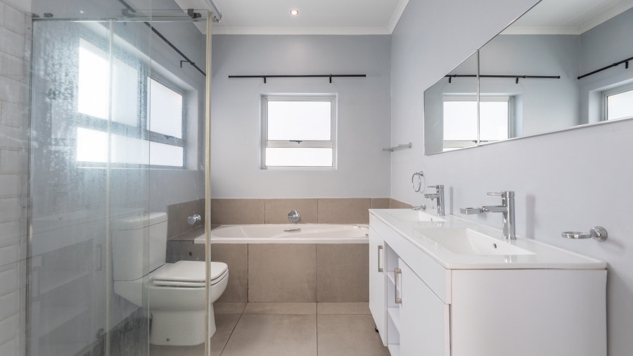 To Let 4 Bedroom Property for Rent in Parklands North Western Cape